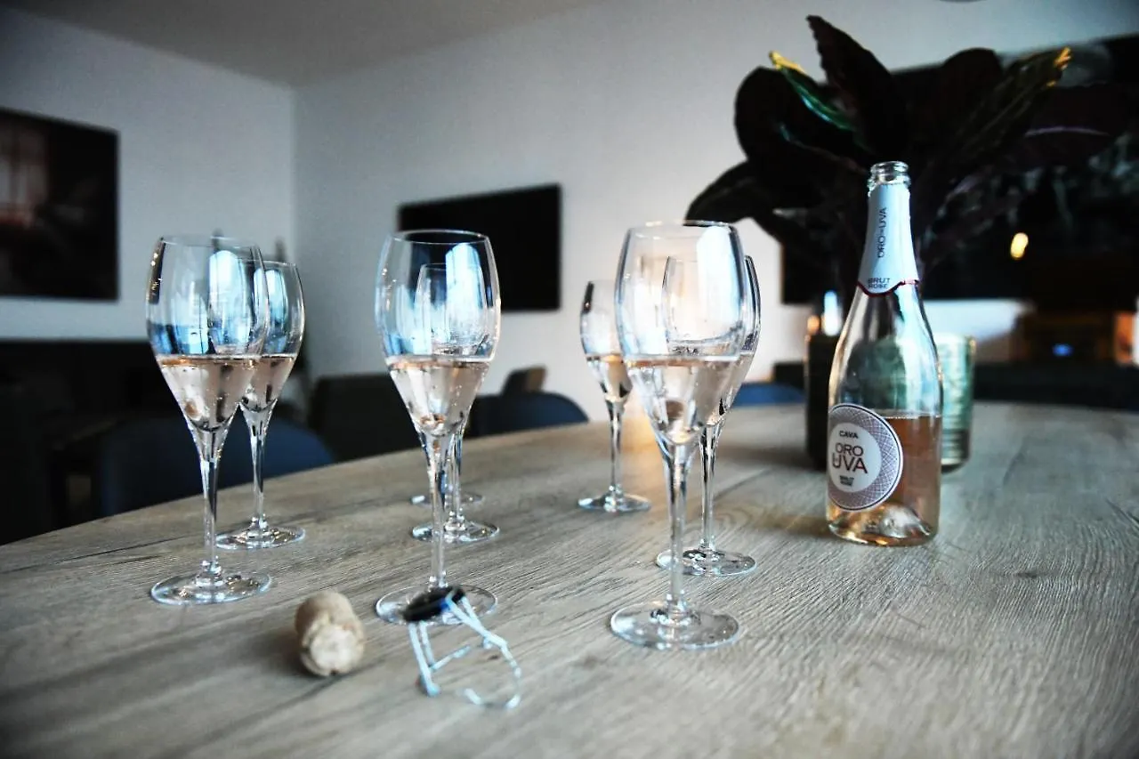 Music Of The World - Antwerp Apartment