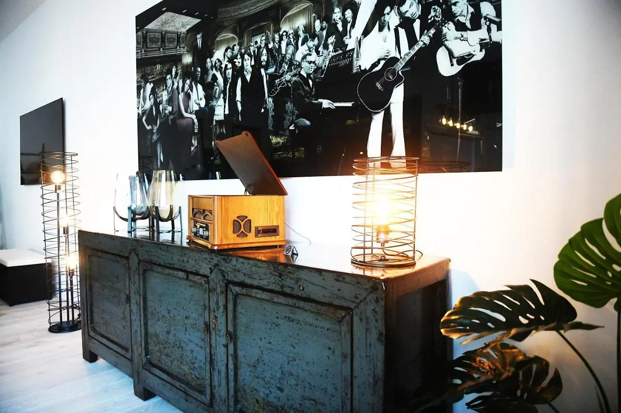 Music Of The World - Antwerp Apartment